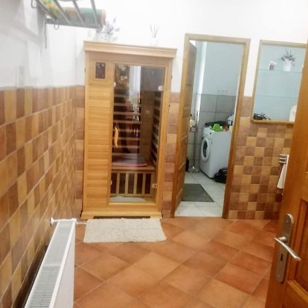 Parva Foresta Apartment Miskolc Ngoại thất bức ảnh