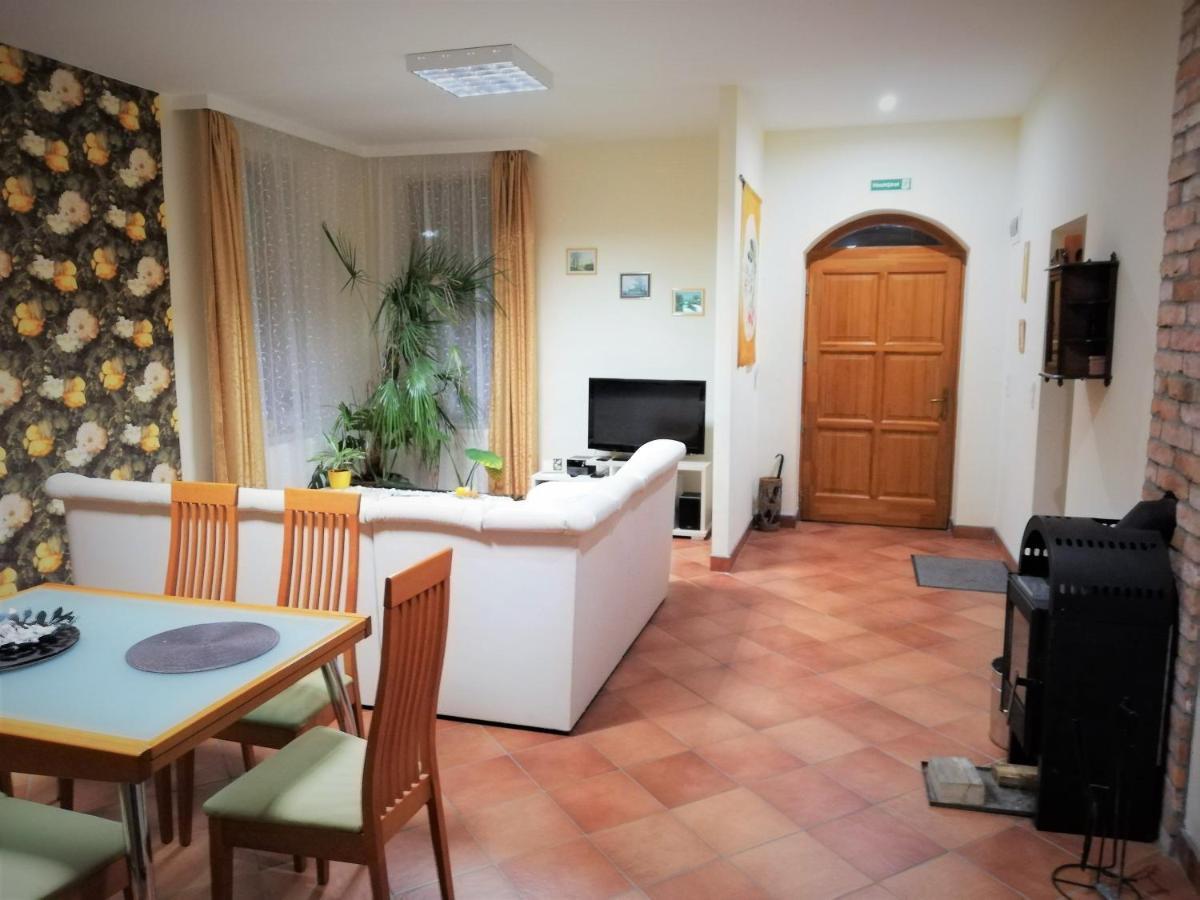 Parva Foresta Apartment Miskolc Ngoại thất bức ảnh
