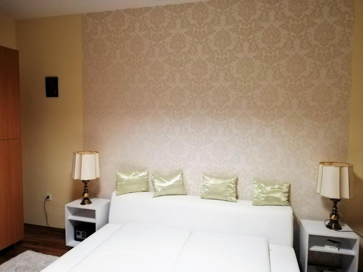 Parva Foresta Apartment Miskolc Ngoại thất bức ảnh