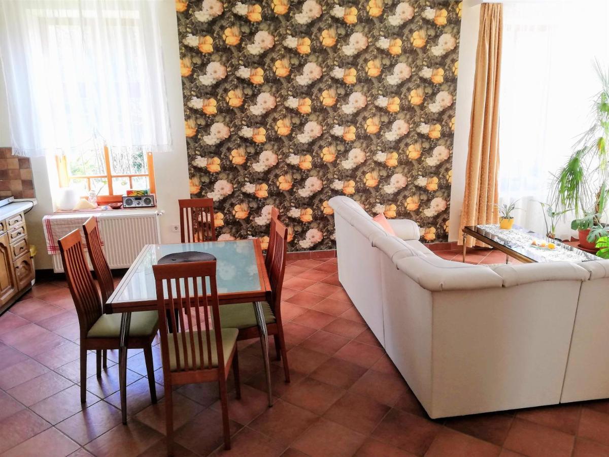Parva Foresta Apartment Miskolc Ngoại thất bức ảnh