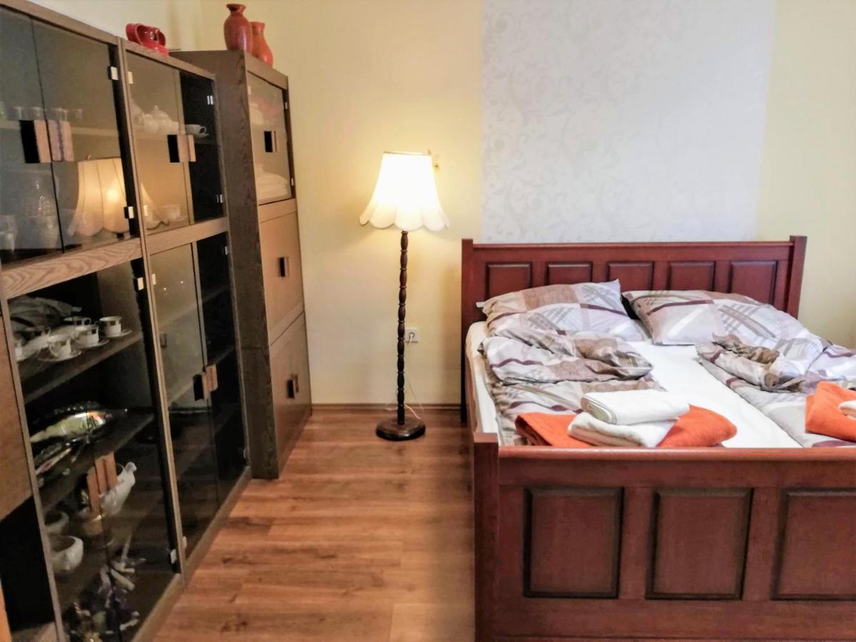 Parva Foresta Apartment Miskolc Ngoại thất bức ảnh