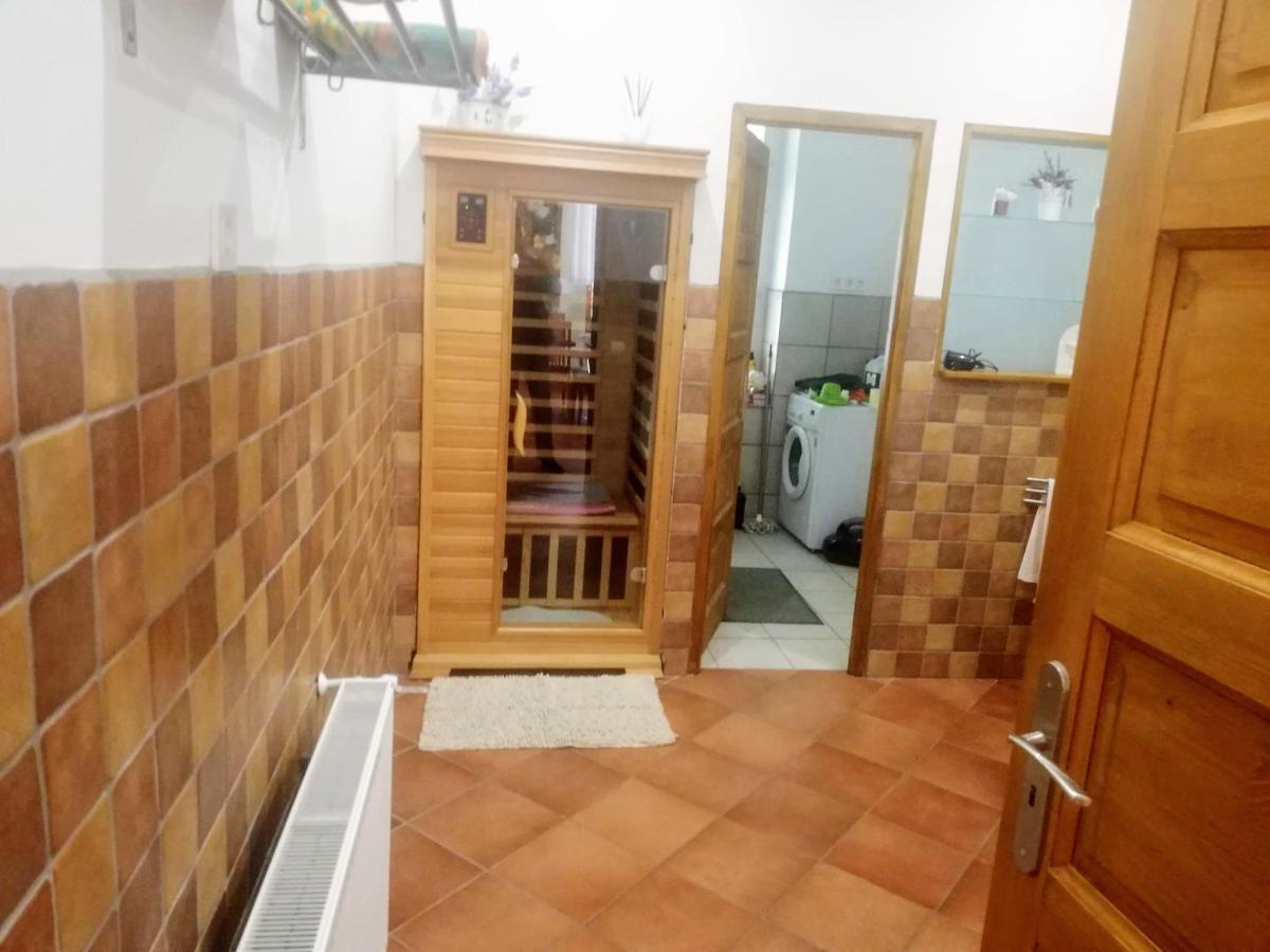 Parva Foresta Apartment Miskolc Ngoại thất bức ảnh